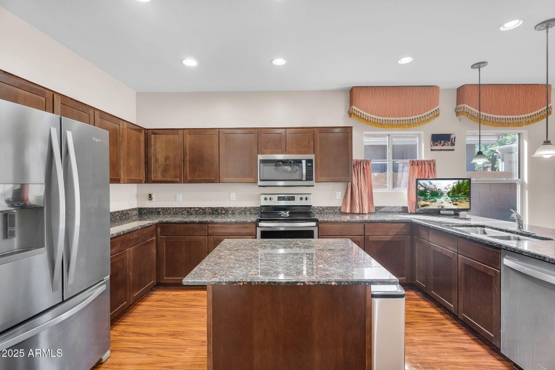 16-web-or-mls-East Sebring-16