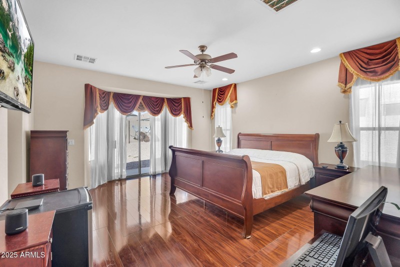 21-web-or-mls-East Sebring-26