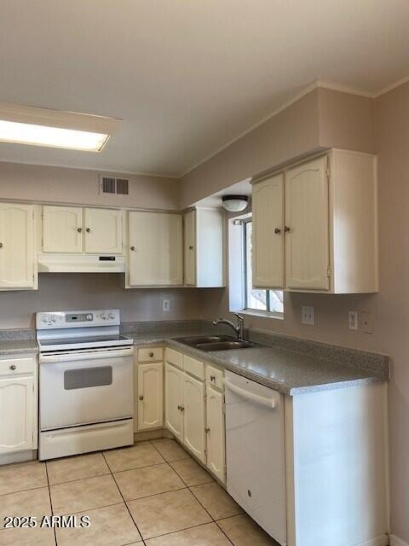 4 Kitchen