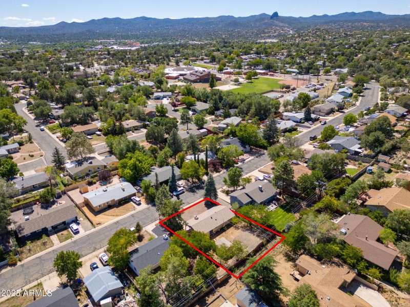 8-web-or-mls-436-roma-ave