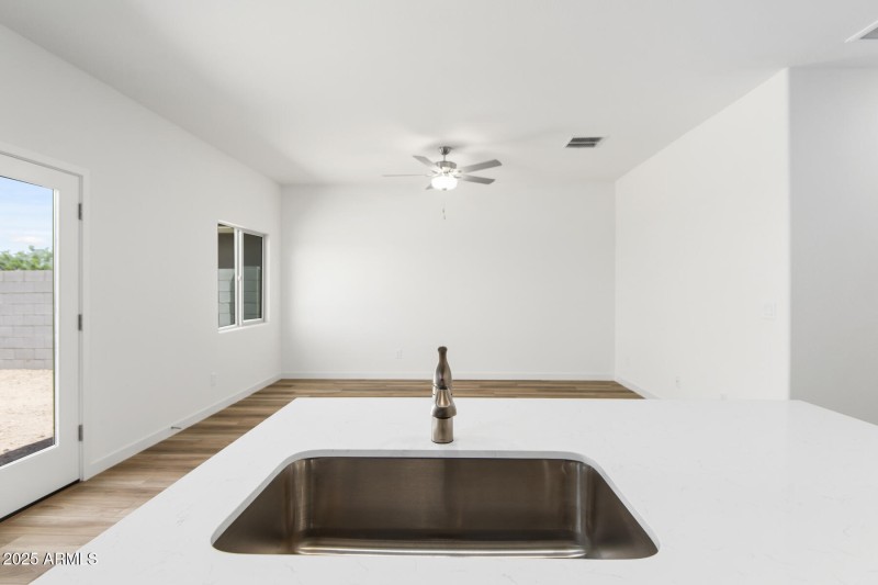 Southwest_Amado_L_017