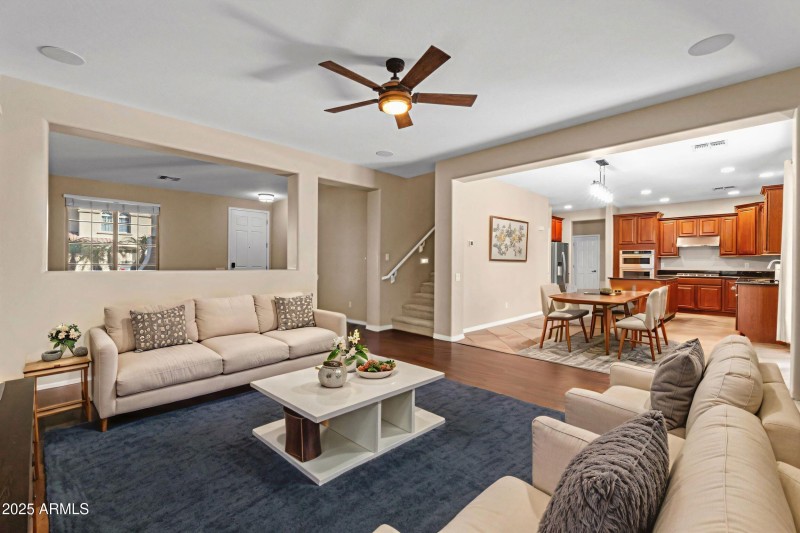 9_dsc05422 living room-2