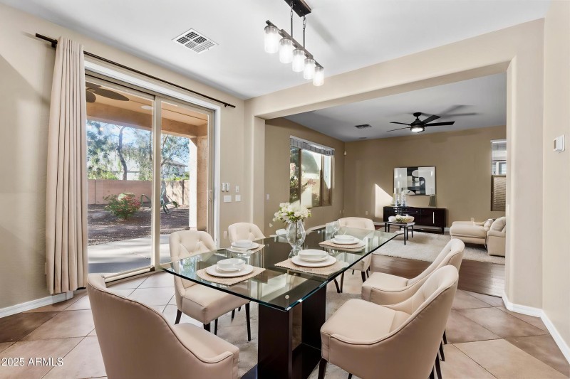 17_dsc05428 dining room