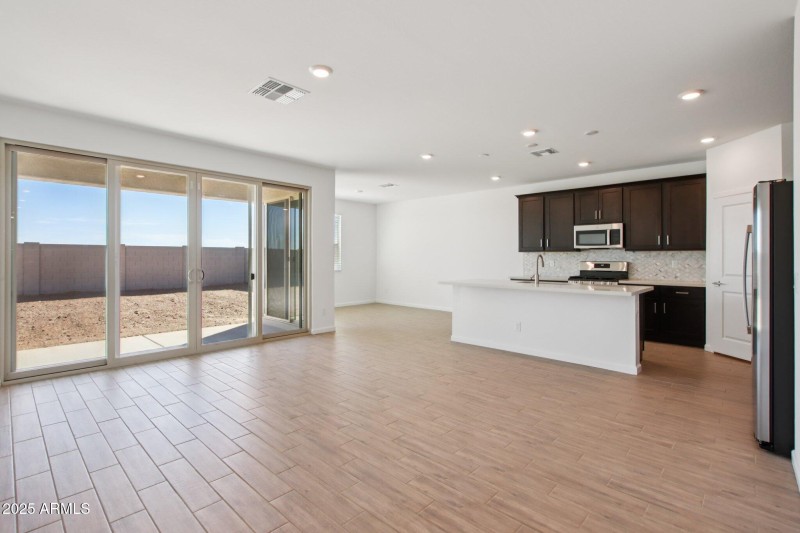 9-web-or-mls-W Bajada Rd-S1709-009