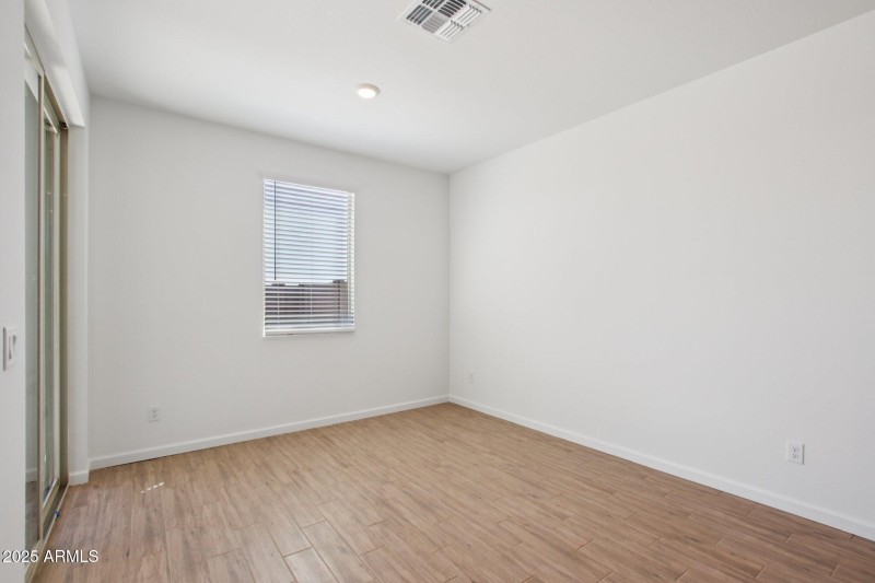 11-web-or-mls-W Bajada Rd-S1709-011