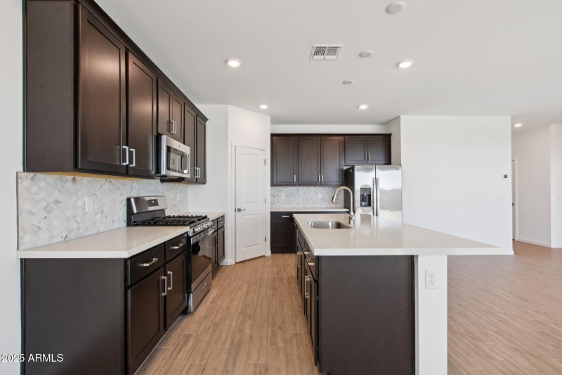 12-web-or-mls-W Bajada Rd-S1709-012