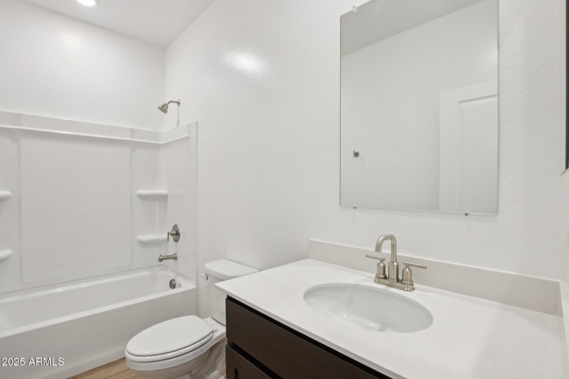 19-web-or-mls-W Bajada Rd-S1709-019