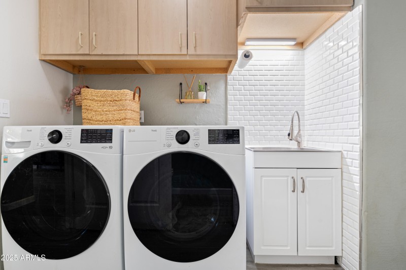 Laundry with Utility Sink