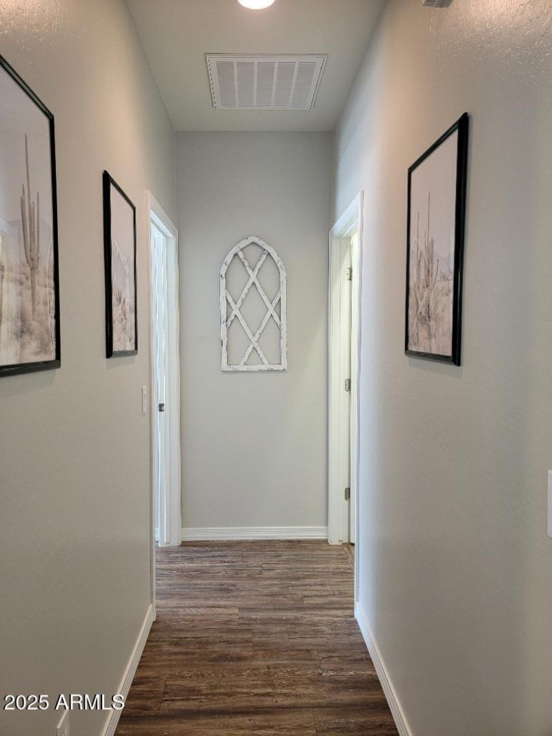 7531 hallway to primary bedroom