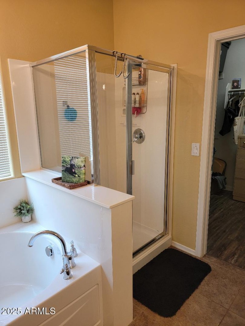 7531 primary bathroom with separate tub