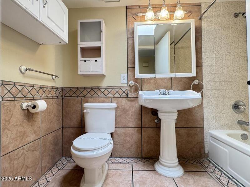 DB60476B-3DC8-4C9F-9960-8FEF368F1764_1_1