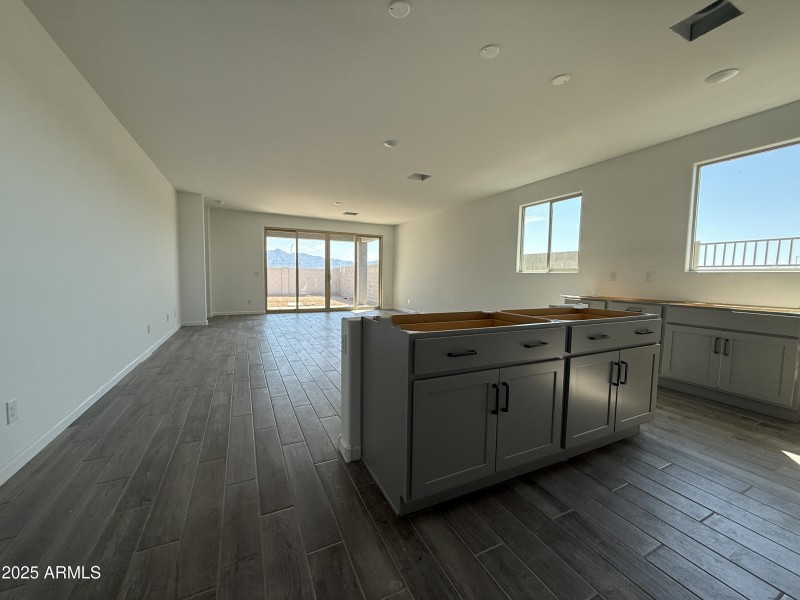 010_Kitchen_to_Great_Room