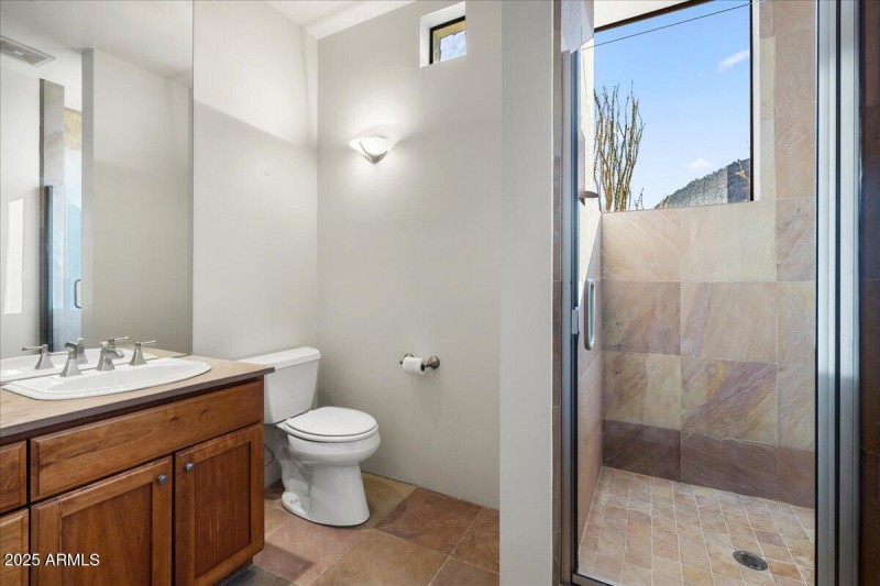 Guest Bedroom 2 Ensuite