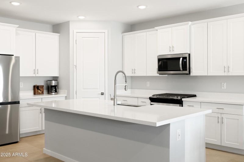 16031 W El Cortez Pl_30