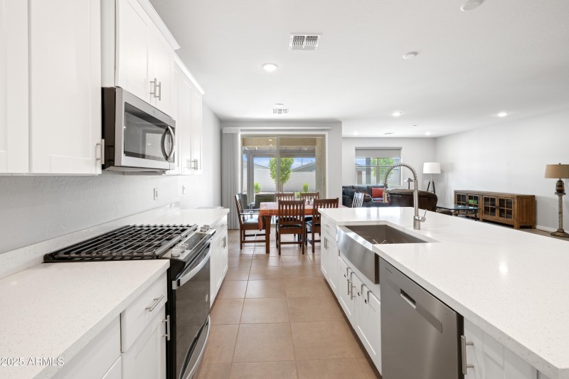 16031 W El Cortez Pl_32