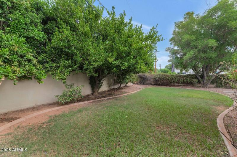 3822 E Monterosa St-large-023-004-TOD796