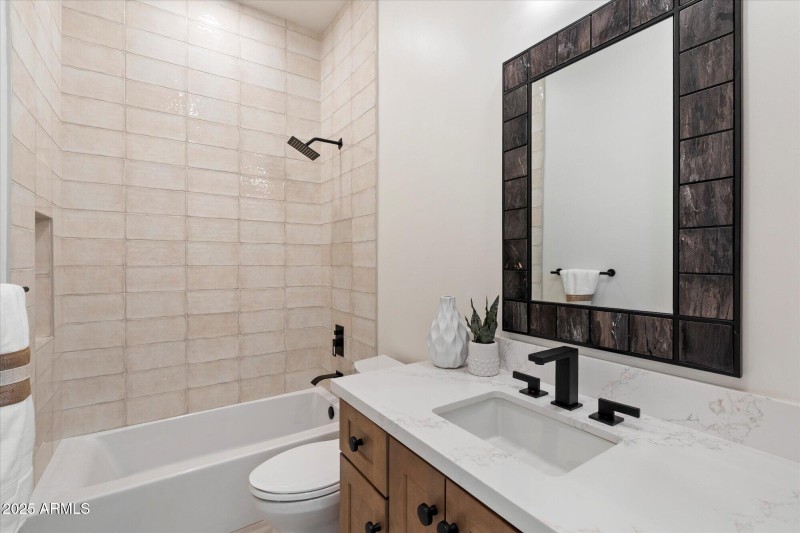 Bedroom 4 En-Suite Bath