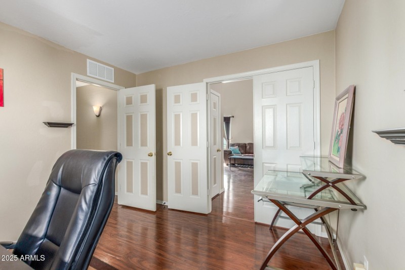 Downstairs bedroom/Office