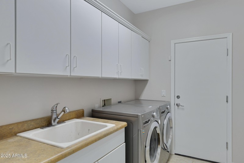 2732 N Monticello Dr-38