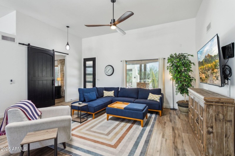 6-web-or-mls-30506-n-60th-st