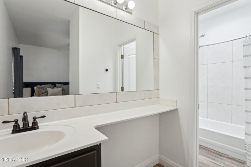 28-web-or-mls-30506-n-60th-st