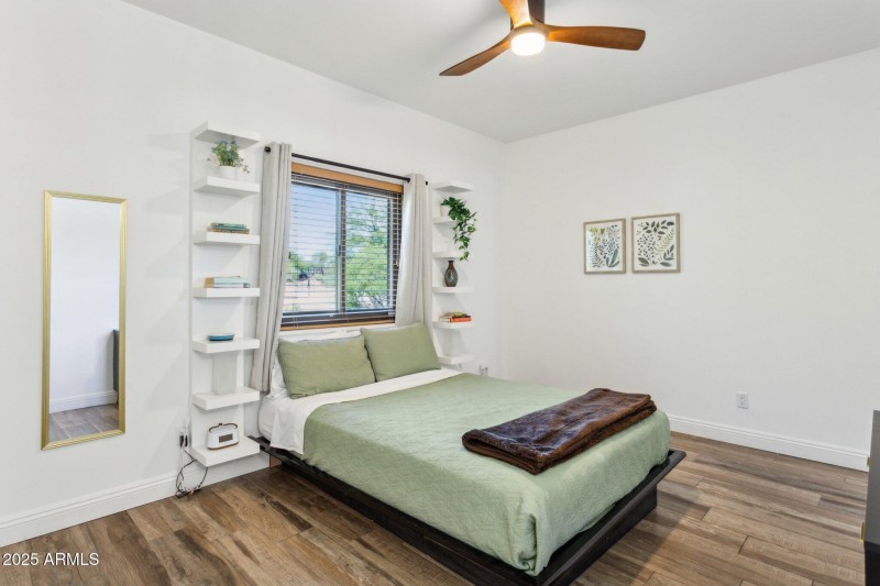 30-web-or-mls-30506-n-60th-st