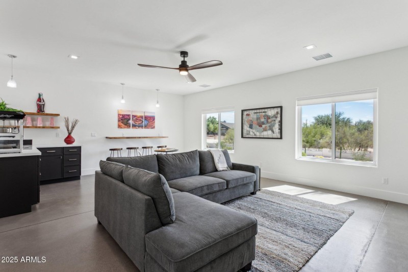 42-web-or-mls-30506-n-60th-st