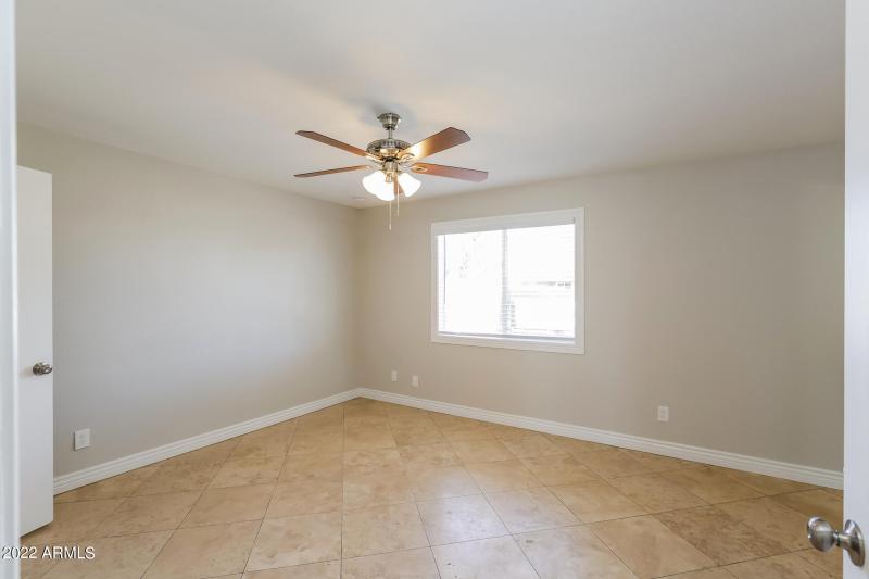 007-photo-primary-bedroom-11307874