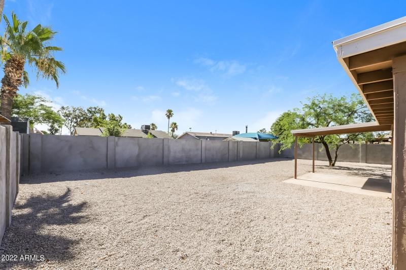 015-photo-rear-view-11307879