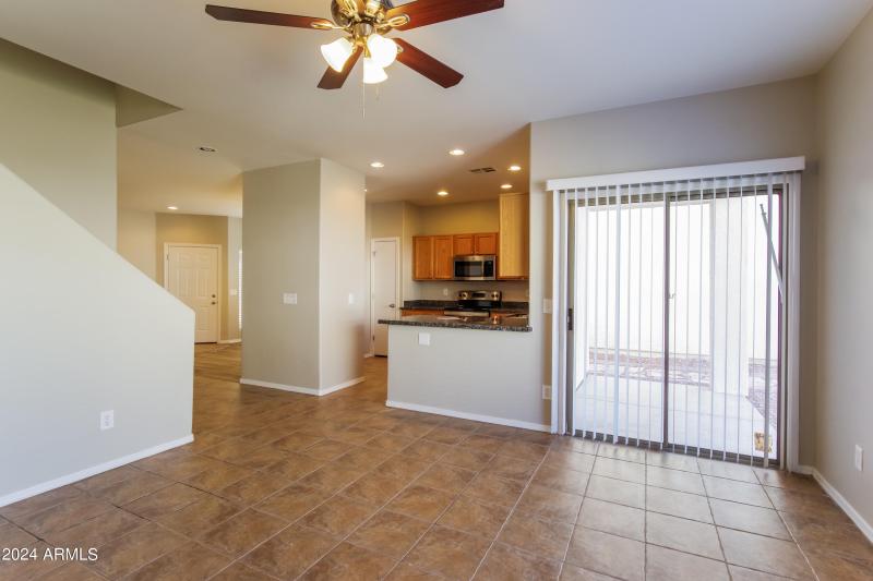 003-photo-living-room-8930029