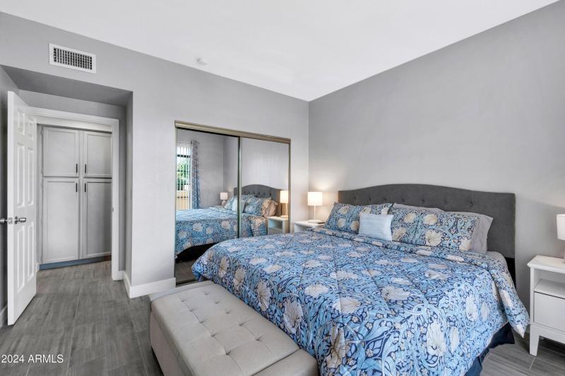 9711 E Mountain View Rd unit 1516-16