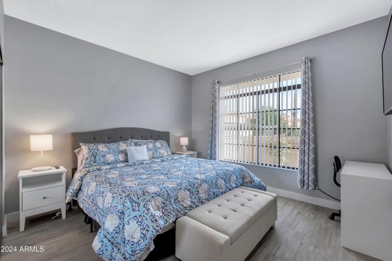 9711 E Mountain View Rd unit 1516-17