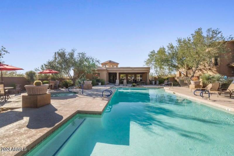 Cachet Community Pool