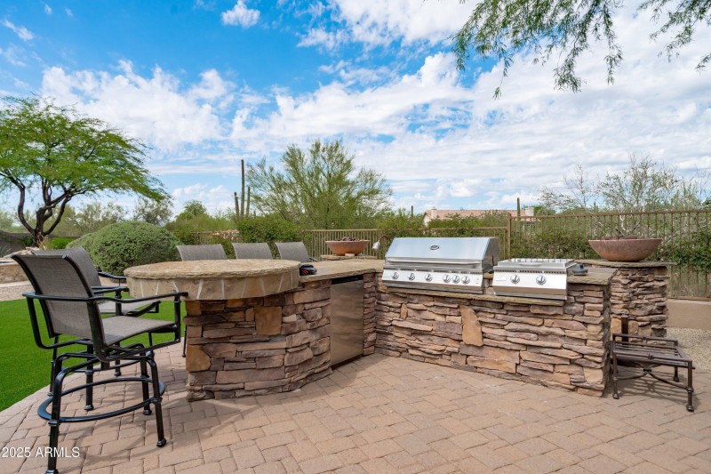 71-BBQ and Fireplace Area