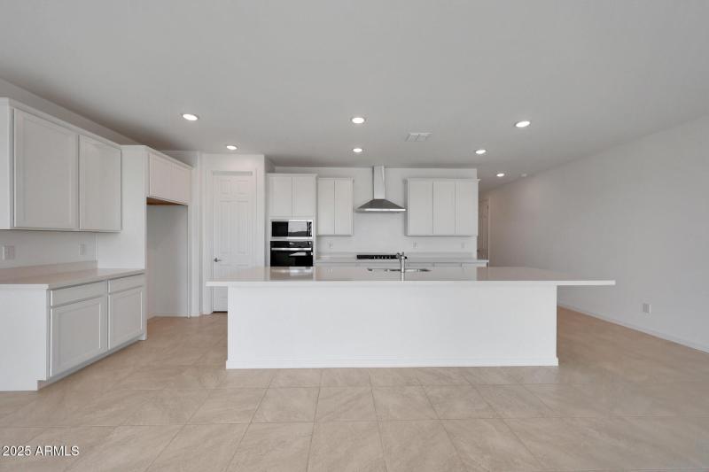 PHX_Landmarke_Lot 1067_Aqua_793_Kitchen