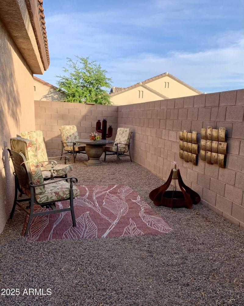 19558 N Desert Garden Dr