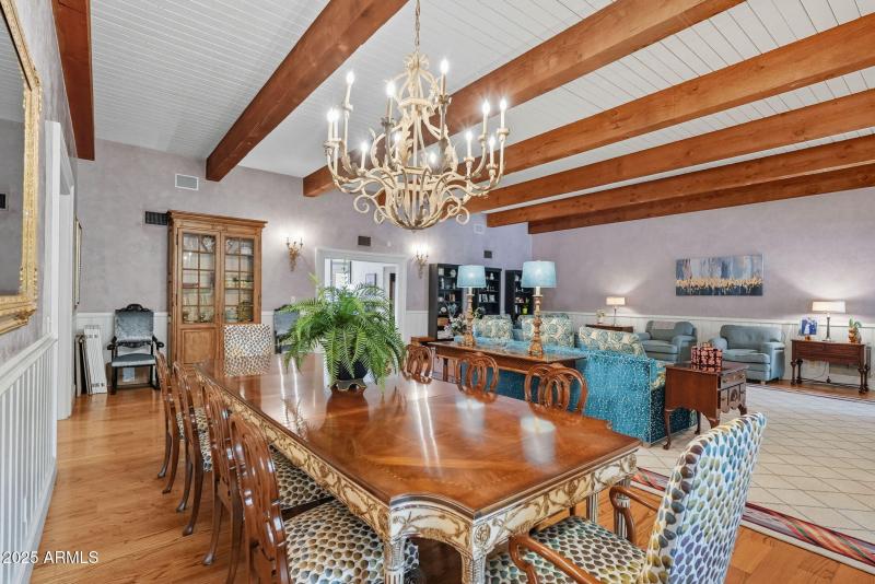 Perfect Space for Holiday Dinners