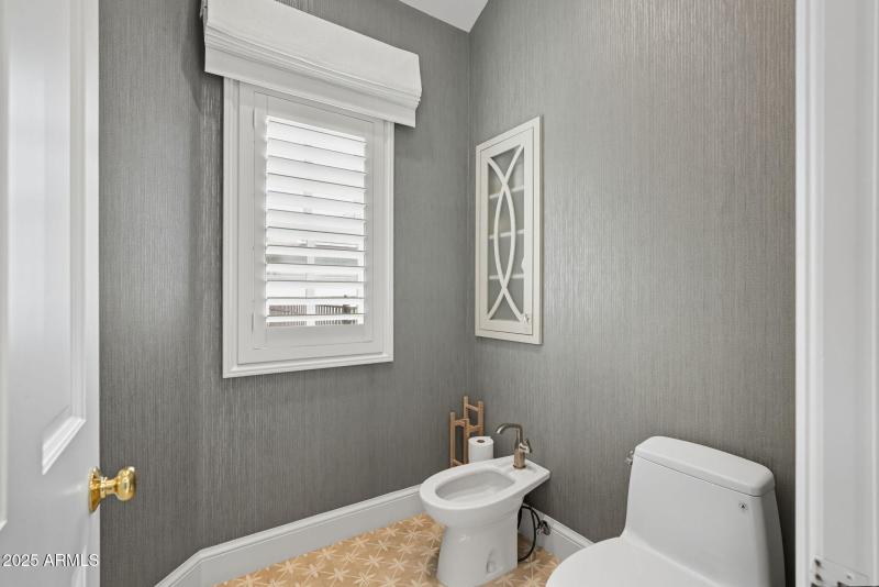 Water Closet w/Bidet