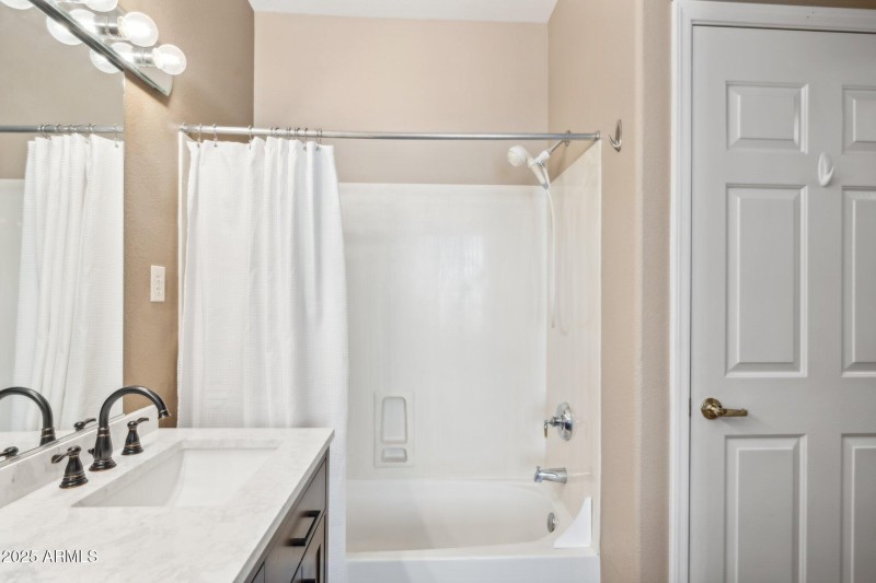 16-web-or-mls-6535-e-superstition-spring