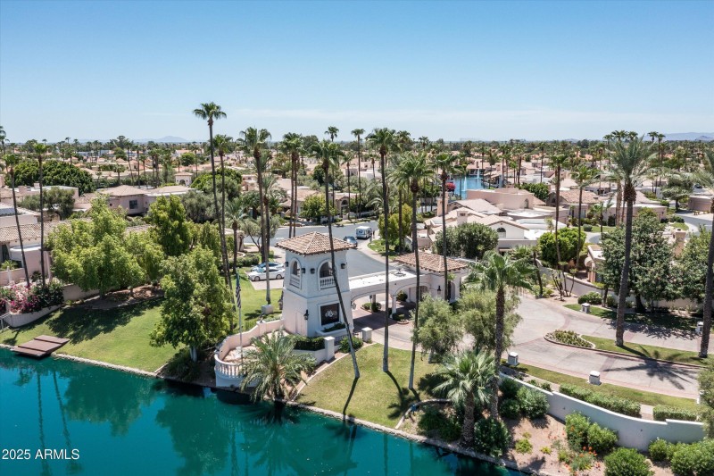 Las Brisas - Guard Gated