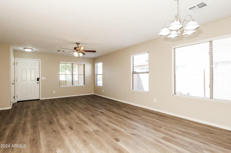 018-photo-living-room-11963966