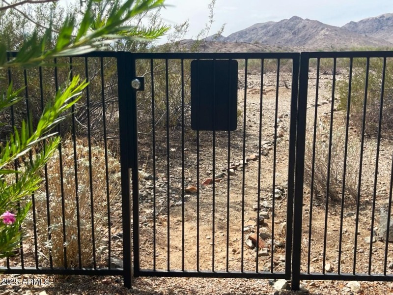 HIKING TRAILS BEHIND YOU!