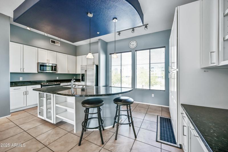 12-6745N93A1158-ocupix