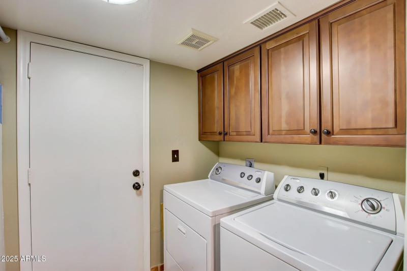 16-web-or-mls-E Forge Ave-016