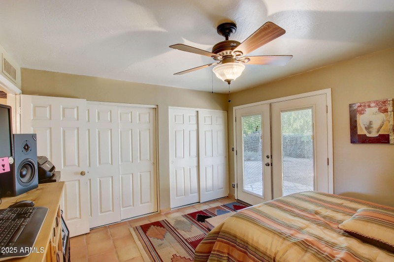 21-web-or-mls-E Forge Ave-021