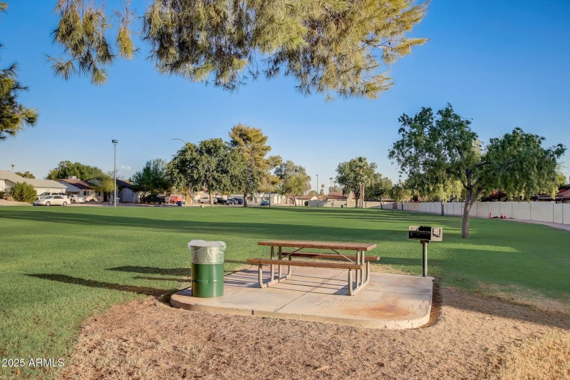 42-web-or-mls-E Forge Ave-042