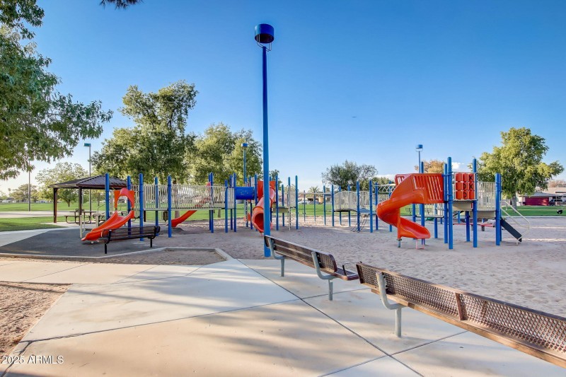 44-web-or-mls-E Forge Ave-044