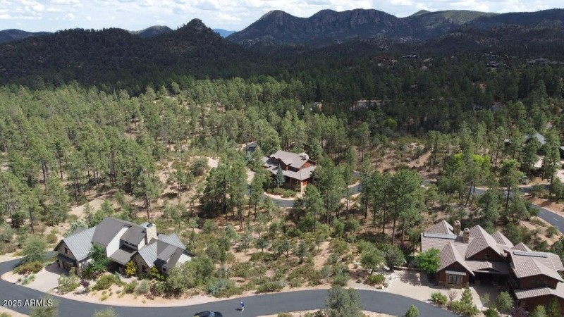 20220623231124214177000000-o