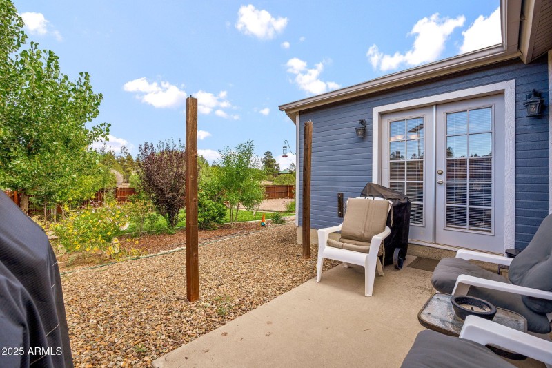 Private Courtyard Dining room