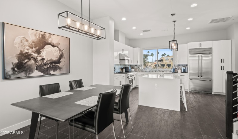 Kitchen Dining Space2